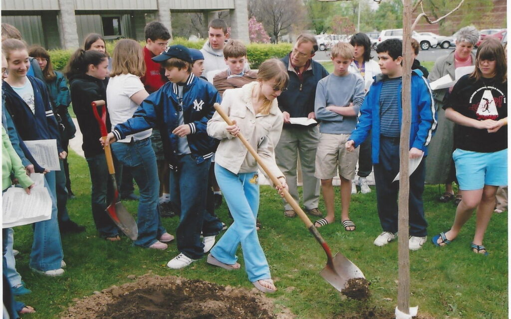 Tree Planting picture